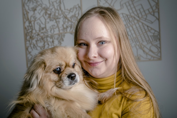 Syöpäpotlas Anna Rukko Veeti-koiransa kanssa